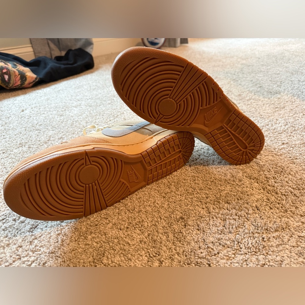 Nike Dunk Low "Phantom Light Bone" (Style Code Hf… - image 2